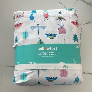 New Pillowfort  full sheet set